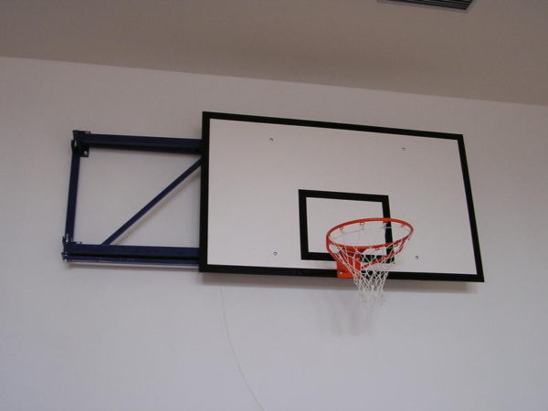 Basketbalová konštrukcia sklopná ke stěně, vysazení do 400 cm