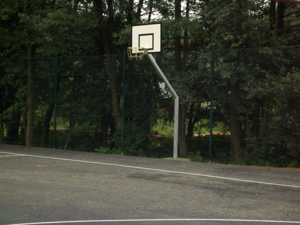Basketbalová konštrukcia na betonovou patku, vysazení 1,25 m